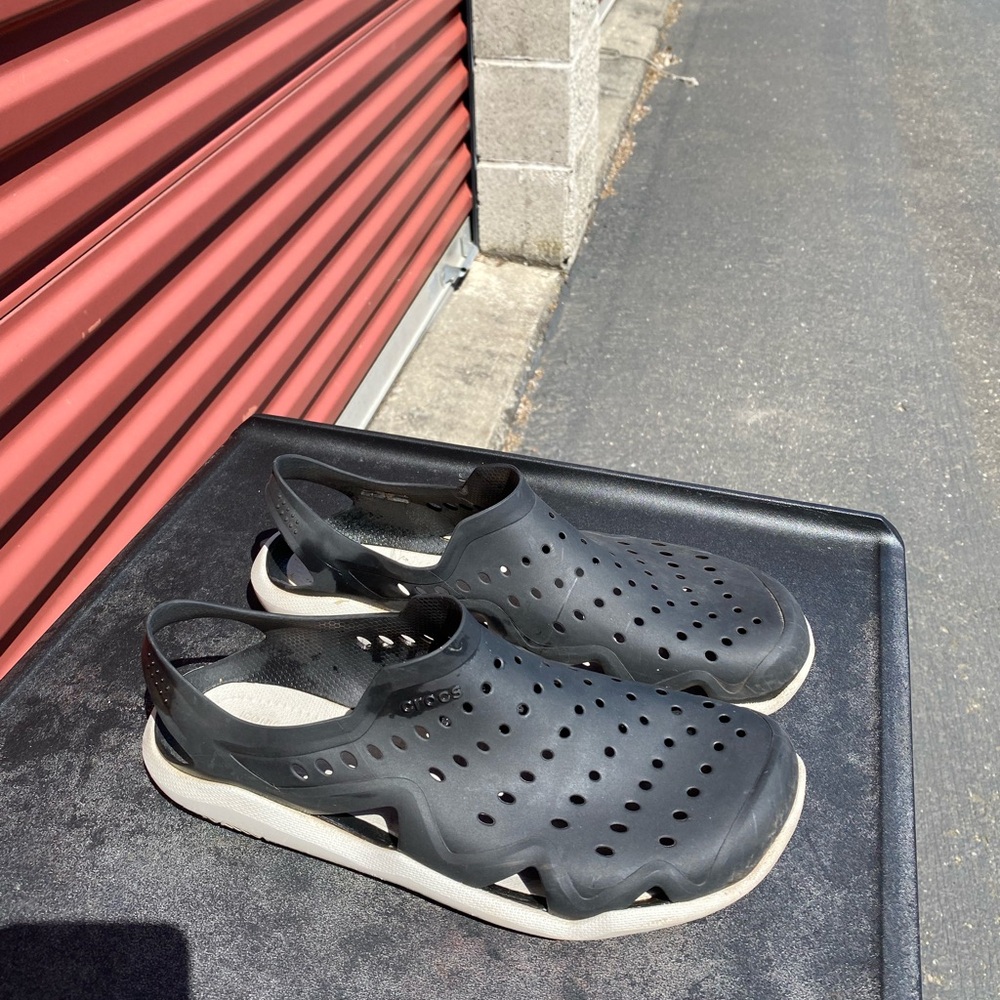 Crocs Men's Swiftwater Wave Graphite / Black Ankle-High Rubber Slip-On Shoes - Picture 5 of 13